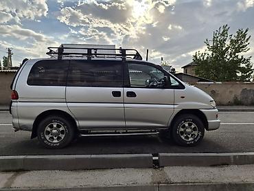 lsd: Mitsubishi Delica: 2002 г., 3 л, Автомат, Бензин, Минивэн — 8