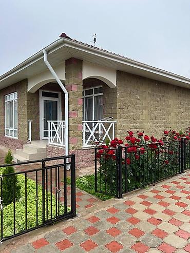 Ысык-Көлдө эс алуу: Коттедж в закрытом коттеджном поселке. - Одноэтажный дом с верандой и — 1