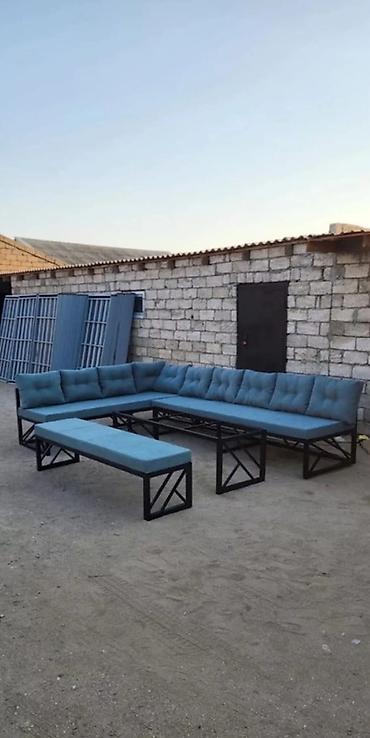 Bağ, çöl mebeli: Metall karkaslı bağ-kafe dəsti - Tərkib: 1 stol + 2 ikiyerli kreslo — 5