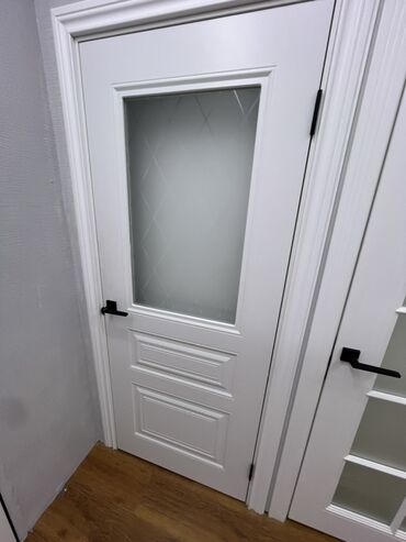 Ламинат: Межкомнатные двери со стеклом