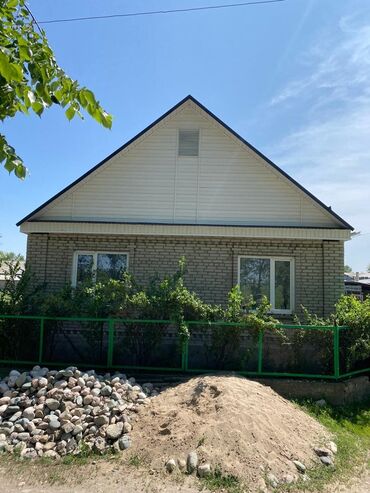 продаю дом киргизия 2: 999 м², 5 комнат, Старый ремонт С мебелью