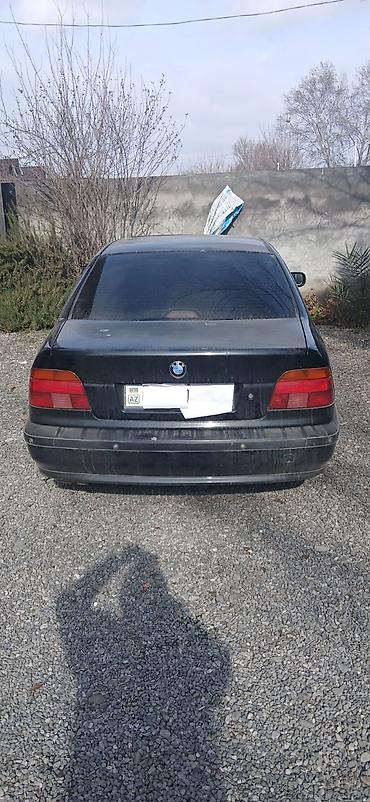 BMW: BMW 5 Series (E39) sedan - Kuzov: 4 qapılı sedan, qara rəng - — 2