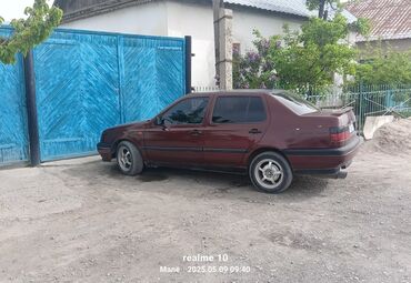Volkswagen: Volkswagen Vento: 1992 г., 1.8 л, Механика, Бензин, Седан