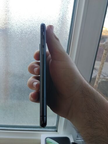 Apple iPhone: IPhone Xs, 64 GB, Space Gray, Face ID — 7