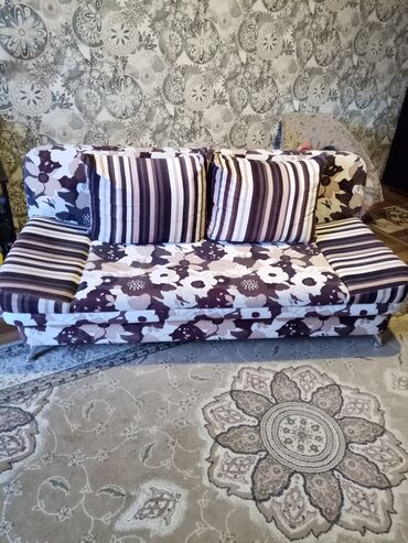 куда можно отдать ненужные вещи: Отдам даром диван