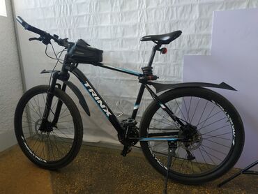 Велосипеды: Продаю велосипед TRINX majes M1000 рама 21,колеса27,5 30скоростей