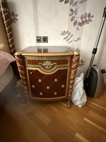 Yataq otağı dəstləri: İkinəfərlik çarpayı, 2 tumba — 4