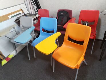 ofis oturacaqlari: Lisey, dərsanə oturacaqları. Vaxtında kursda istifadə olunub. Hazırda