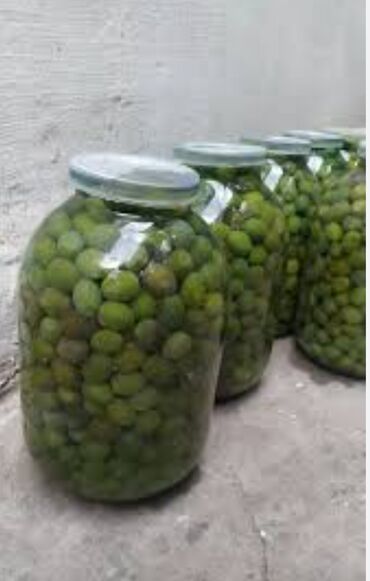 Другие продукты питания: Məhsul: Şüşə bankalarda duzlu yaşıl zeytun 50 kq var kq satyami