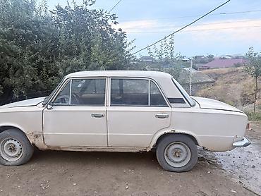 guzgu satışı: VAZ 2101 sedan, 4 qapı, ağ rəng. - Kuzov: Klassik “Jiquli” gövdə — 4
