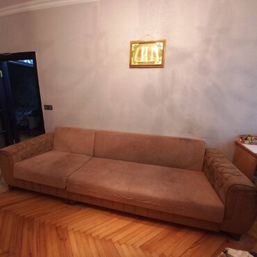 İşlənmiş bazalı divan satılır. Layla mebeldən alınıb