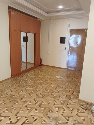 Ofislər: Elmlər metrosunun yaxınlığında yerləşən 160 kv.m sahəsi olan 6 otaqlı — 13