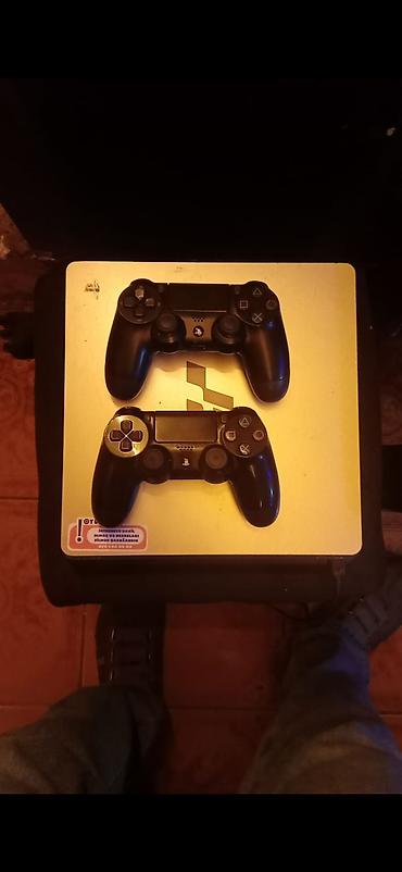 xbox 360 kontroller: PlayStation 4 (PS4) Slim oyun konsolu – 2 ədəd DualShock 4 naqilsiz — 1