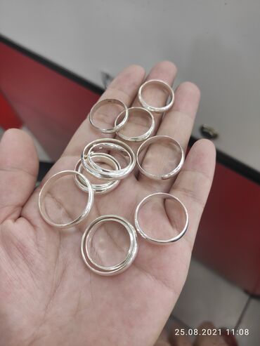 продаю кольца: Обручальные кольцы Серебро пробы 925 Все размеры имеются Цена за 1шт