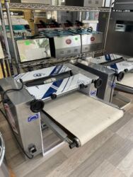 Gözəllik və estetika avadanlığı: Xəmir açan aparat
qiymət : 1400 azn