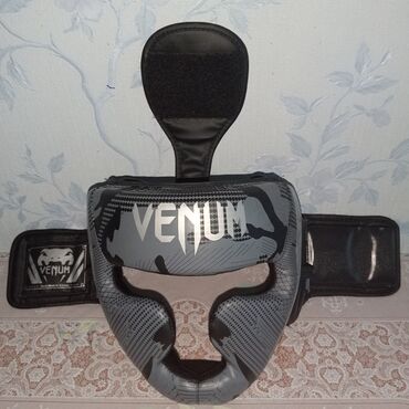 Dəbilqələr: -Kickboxing Venum Kask. Eziyi Cirigi Yoxdur 1-2 Hefte İşlenib