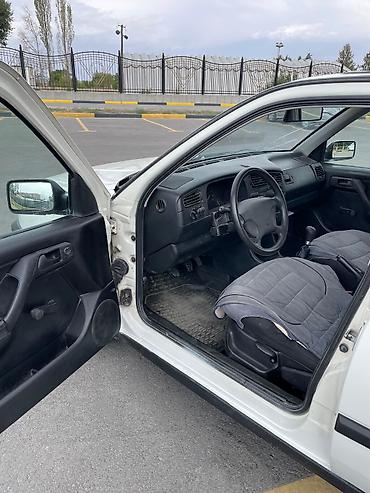 Volkswagen: Volkswagen Golf: 1992 г., 1.8 л, Механика, Бензин, Хэтчбэк — 9