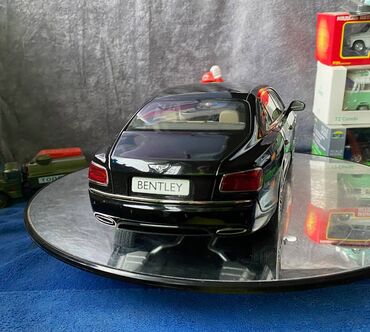 Avtomobil modelləri: Коллекционная модель Bentley Flying Spur W12 Diamond Black 2012 — 18