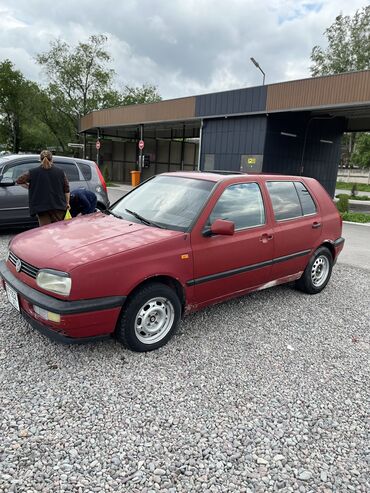 экономичные авто: Volkswagen Golf: 1993 г., 1.8 л, Механика, Газ, Хэтчбэк