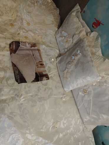 Örtüklər: Yataq üçün Yeni Qaşlı rəng - Bej Yataq örtüyü — 5