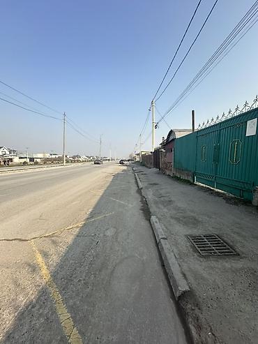 Продажа коттеджей и домов: Сдается просторный участок с домом и большим внутренним двором. Со at lalafo.kg — 1 Продажа коттеджей и домов: Сдается просторный участок с домом и большим внутренним двором. Со — 1