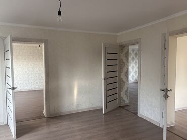 дом на куренкеева: 90 кв. м, 4 бөлмө, Жылытылган, Брондолгон эшиктер, Евроремонт