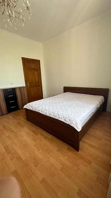 7 микрорайоне: 6 комнат и более, 275 м², 3 соток, 11 мкр Газ — 6