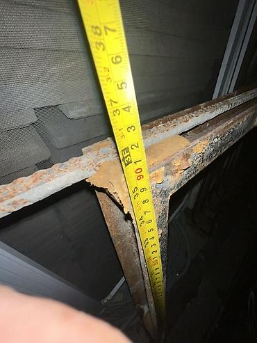 2ci el qapi: Metall giriş qapısı 
Islenmisdir Normal Qapidir 
En 90 
Hun 2.05 — 7