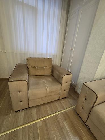 Divan və kreslo dəstləri: Divan iki kreslo desti satılır.her üçü bazalıdı,açılandı.seliqeli,az — 2