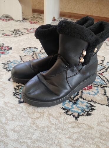 шлепанцы для бассейна: 1defe giyinilibdi teze kimi qalibdi hec bir problemi yoxdu