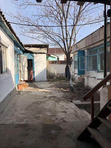 Продажа времянок: Ош базарга жакын жерден. Уй сатылат . учосток 2 сотик кызыл китеп — 12