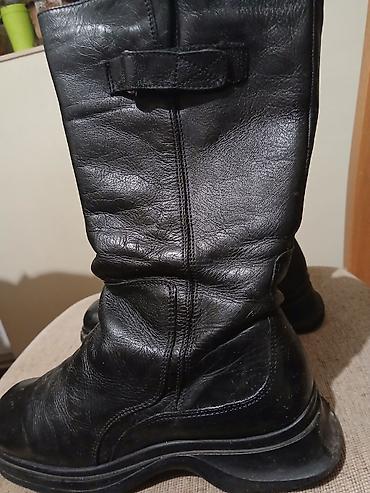 massimo duti cizme: Crne mekane kožne čizme postavljene filcom, visina 30 cm, broj 37 — 4