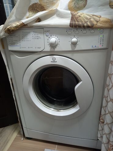 Стиральные машины: Стиральная машина Indesit, Б/у, Автомат, До 5 кг, Узкая
