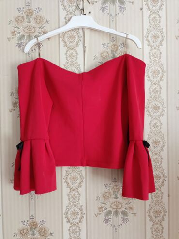 Рубашки и блузы: XL (EU 42), цвет - Красный