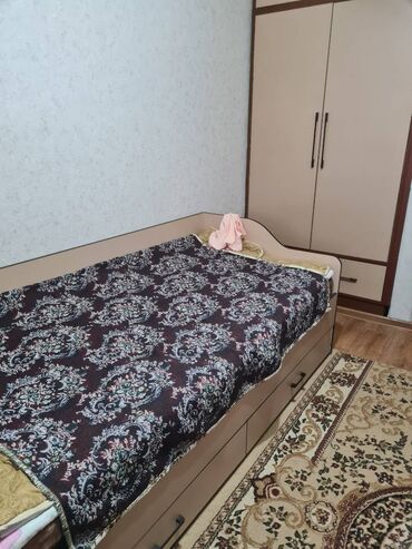 сдаю комнату на длительный срок: 1 м², С мебелью