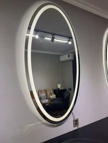 столы для совещаний: Gözəllik salonu üçün makyaj/bərbər masası dəsti guzguler iwiqlidir