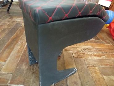 sernisin qazeli: Avtomobil üçün orta qolaltı (armrest) – qara dərimsi material, qırmızı — 3