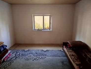 Продажа коттеджей и домов: Продается загородный дом с прилегающей территорией, предлагающий — 20