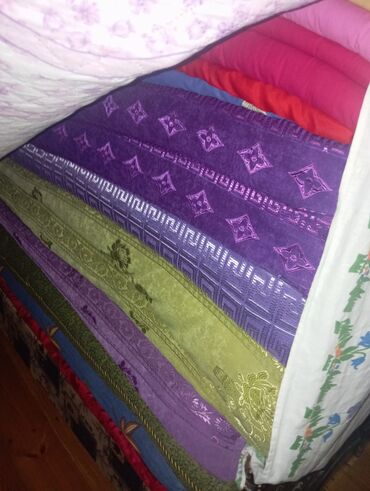 sintifon döşəklər: Yeni Böyüklər üçün İki nəfərlik 4 fəsil Pastel dəsti, Ünvandan götürmə