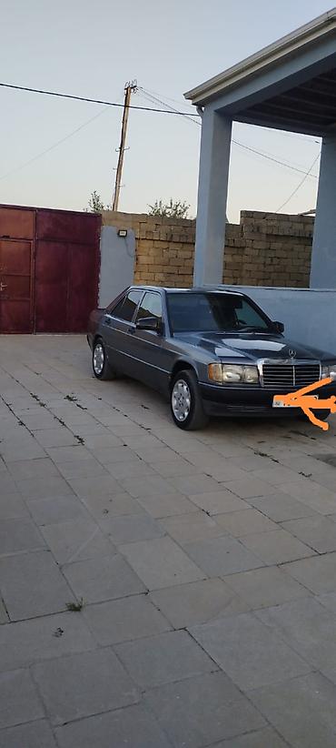 mercedes 170 b: Mercedes-Benz 190: 1.8 l | 1990 il Sedan — 1