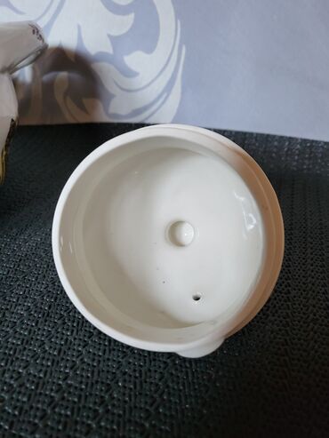 Čajnici: Bokal engleski Royal Rudor Ware iz 70ih. Bokal rucno graviran pa na lalafo.rs — 13 Čajnici: Bokal engleski Royal Rudor Ware iz 70ih. Bokal rucno graviran pa — 13