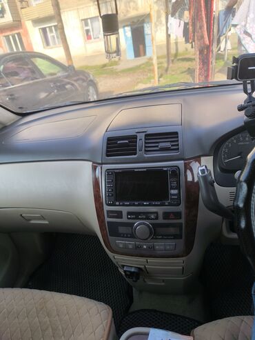 надувной матрас авто: Toyota Ipsum: 2001 г., 2.4 л, Автомат, Бензин, Минивэн