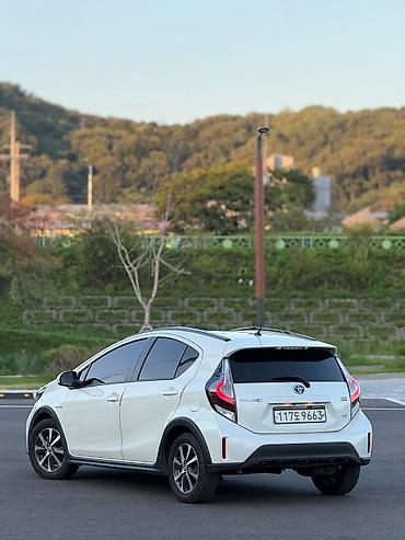 Продажа авто: Toyota Aqua: 2020 г., 1.5 л, Вариатор, Гибрид, Хэтчбэк — 3