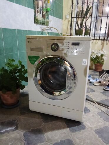 Paltaryuyan maşınlar: Paltaryuyan maşın LG, 6 kq, Qurutma var, Kredit yoxdur, Ödənişli çatdırılma