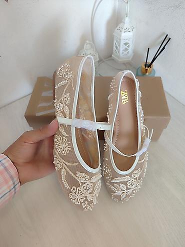 келет: Туфли, 35, Zara, Жаңы, түсү - Саргыч боз — 1