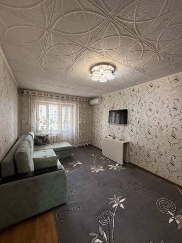 срочно продаю квартиру исанова: 1 комната, 30 м², Индивидуалка, 4 этаж, Косметический ремонт