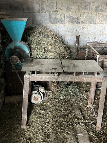 Дробилки: Продается дробилка в селе Беловодск, в рабочем состоянии