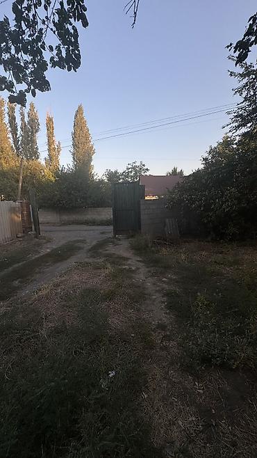 дом на колесо: Сокулук центр от трассы 5 мин. 7 соток дом 3 ком с удобствами, газ — 8