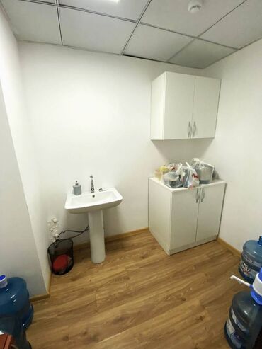 Ofislər: Nəsimi rayonu, Rəşid Behbudov küçəsində plazada yeni təmirli 3 otaqlı -da lalafo.az — 8 Ofislər: Nəsimi rayonu, Rəşid Behbudov küçəsində plazada yeni təmirli 3 otaqlı — 8