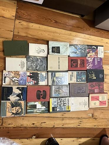 Kitablar və jurnallar: 30 qəpikdən verirəm 300+ kitab var Sovet dövrünə aid böyük kitab — 1